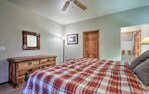 White Mountains Cabin with Fireplace and Deck at Torreon Golf Club - Show Low, Arizona