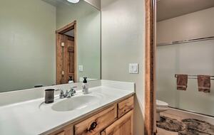 White Mountains Cabin with Fireplace and Deck at Torreon Golf Club - Show Low, Arizona