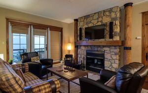 Luxurious Ski In Ski Out 2 Bedroom Equinoxe Tremblant - Mont-Tremblant, Canada
