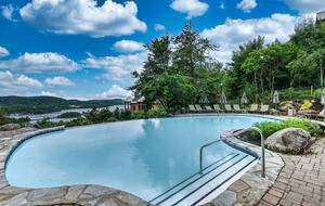 Luxurious Ski In Ski Out 2 Bedroom Equinoxe Tremblant - Mont-Tremblant, Canada