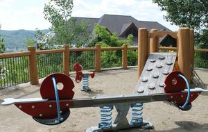 Luxurious Ski In Ski Out 2 Bedroom Equinoxe Tremblant - Mont-Tremblant, Canada