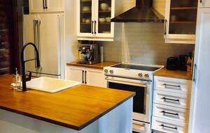 Rustic Cabin on the Lake - Mont-Tremblant, Canada