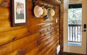 Rustic Cabin on the Lake - Mont-Tremblant, Canada