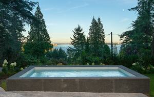 West Vancouver Contemporary Hideaway - West Vancouver, Canada