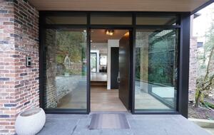 West Vancouver Contemporary Hideaway - West Vancouver, Canada