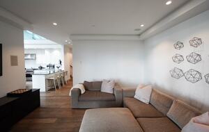 West Vancouver Contemporary Hideaway - West Vancouver, Canada