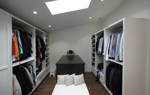 West Vancouver Contemporary Hideaway - West Vancouver, Canada