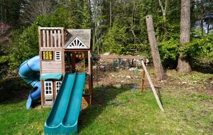 West Vancouver Contemporary Hideaway - West Vancouver, Canada