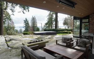 West Vancouver Contemporary Hideaway - West Vancouver, Canada
