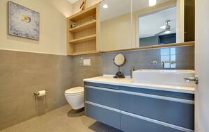 Highrise Downtown Modern Getaway - Asbury Park, New Jersey