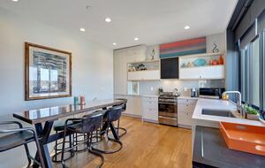 Highrise Downtown Modern Getaway - Asbury Park, New Jersey