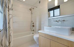 Highrise Downtown Modern Getaway - Asbury Park, New Jersey