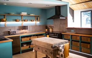 Stags Barn - Ashford, United Kingdom