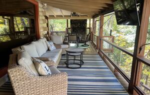 Stunning Lakeside Retreat - Morganton, Georgia