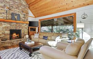 Stunning Lakeside Retreat - Morganton, Georgia