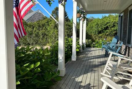 Island Elegance on Pinkham Circle - Nantucket, Massachusetts