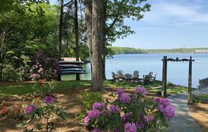 Sunset Paradise: Lakeside Retreat - Sherrills Ford, North Carolina