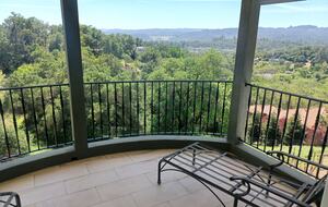 Healdsburg Retreat: Views & Vineyards - Healdsburg, California