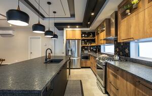 Mountain Golf Retreat: 5-Bedroom near Tremblant Ski Resort - Mont-Tremblant, Canada