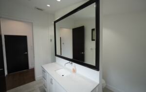 West Vancouver Contemporary Hideaway - West Vancouver, Canada