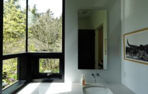 West Vancouver Contemporary Hideaway - West Vancouver, Canada