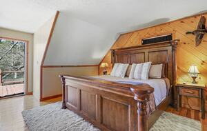 Stunning Lakeside Retreat - Morganton, Georgia