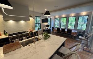 Mount Pleasant Contemporary Charmer - Mount Pleasant, South Carolina