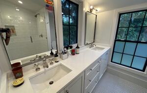 Mount Pleasant Contemporary Charmer - Mount Pleasant, South Carolina