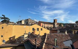 Elegant Home Gallery - Bologna, Italy