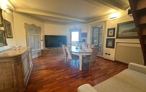 Elegant Home Gallery - Bologna, Italy