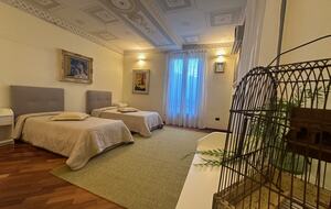 Elegant Home Gallery - Bologna, Italy