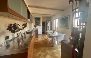 Elegant Home Gallery - Bologna, Italy