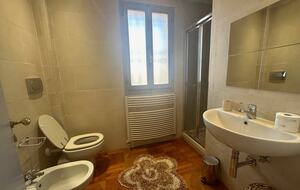 Elegant Home Gallery - Bologna, Italy