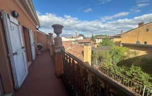 Elegant Home Gallery - Bologna, Italy