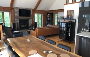 Modern Cottage in Pristine Mountain Setting - Lac-Sainte-Marie, Canada