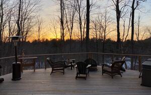 Modern Cottage in Pristine Mountain Setting - Lac-Sainte-Marie, Canada