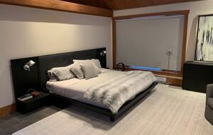 Modern Cottage in Pristine Mountain Setting - Lac-Sainte-Marie, Canada