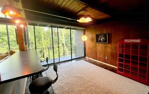 Mid-Modern-Century "Mr. (aka:Modern Renaissance)" in Iowa City - Iowa City, Iowa