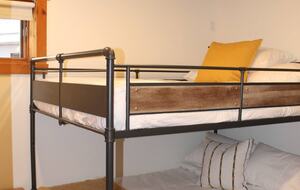 Modern Cottage in Pristine Mountain Setting - Lac-Sainte-Marie, Canada