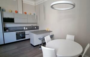 2 BD Apartment In Historical Palace - Florence, Italy