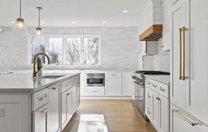 Luxury Beach House w/ Private Pond - Falmouth, Massachusetts