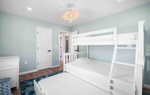 Beach Bungalow - 1.5 Blocks to the Beach! - Brigantine, New Jersey