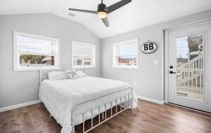Beach Bungalow - 1.5 Blocks to the Beach! - Brigantine, New Jersey