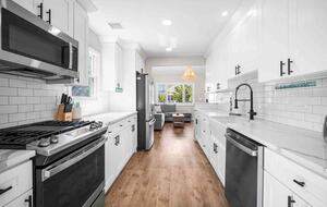 Beach Bungalow - 1.5 Blocks to the Beach! - Brigantine, New Jersey