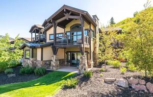 Mountain Haven Retreat: Just Steps From Slopes - Park City, Utah