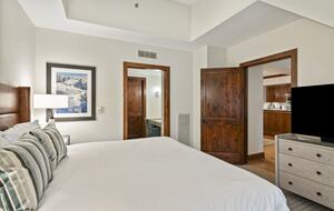 100 Bachelor Ridge in Bachelor Gulch/Beaver Creek- Two Bedroom Residence- Lift tickets included - Beaver Creek, Colorado