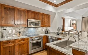 100 Bachelor Ridge in Bachelor Gulch/Beaver Creek- Two Bedroom Residence- Lift tickets included - Beaver Creek, Colorado