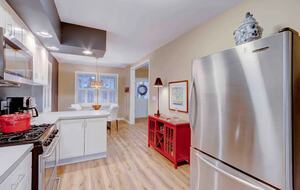 Charming Annapolis Retreat | Walk to the Naval Academy and Annapolis City Dock - Annapolis, Maryland