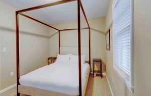 Charming Annapolis Retreat | Walk to the Naval Academy and Annapolis City Dock - Annapolis, Maryland