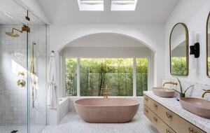 Four Feathers Farmhouse Villa - Montecito, California